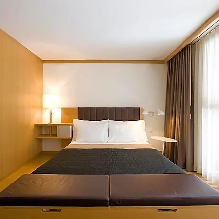 The Omnia 5*