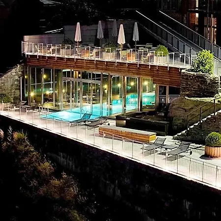The Omnia 5*
