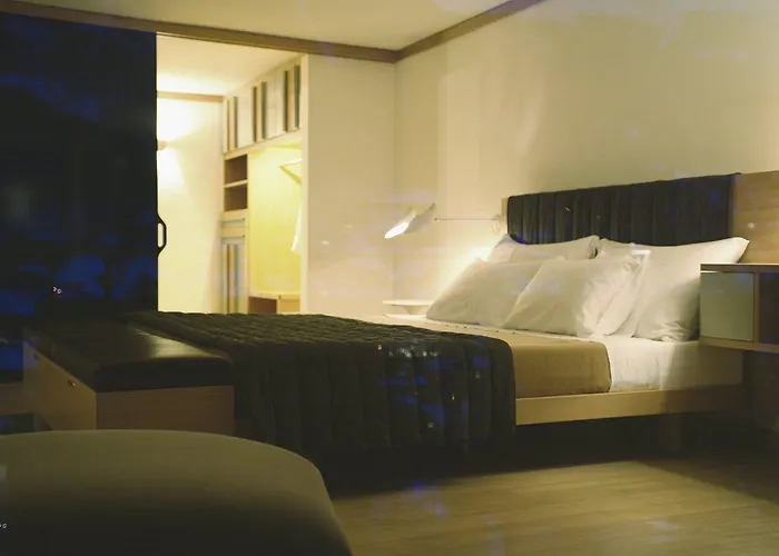 ホテル ザ オムニア 5*